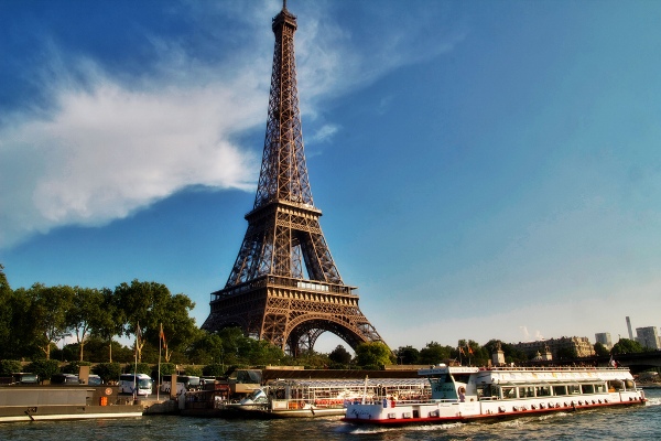 GOOGLE Parij shahrini internet orqali namoyish etadi