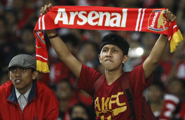 V`etnamda “Arsenal” ketidan marafon (+video)