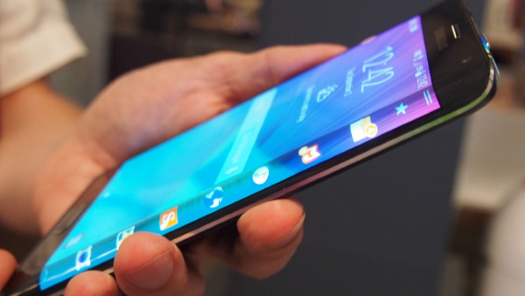 Samsung dan yangi botiq displeyli Samsung Galaxy Note Edge