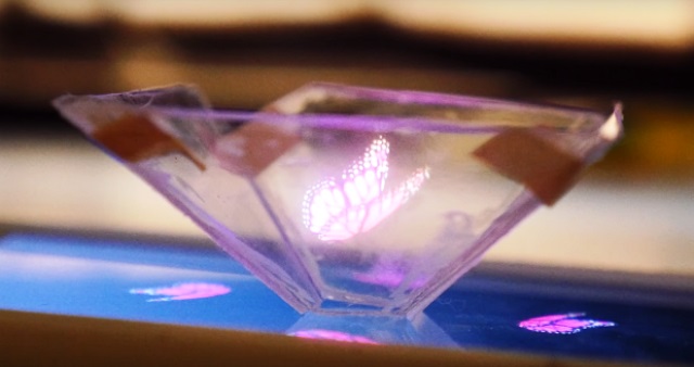 Havaskor o`z smartfonidan 3D-gologramma proektorini yaratdi (+video)
