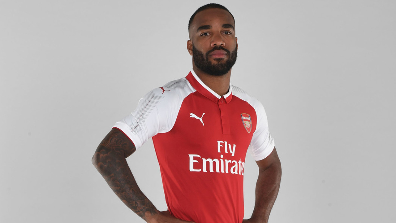 Arsenal-Unveil-New-Signing