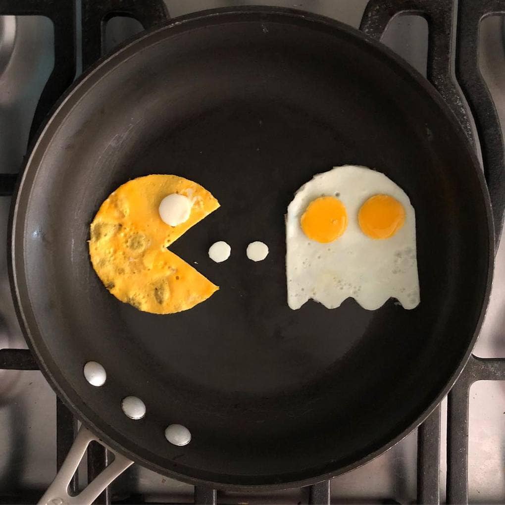 Думаете готовить яичницу по утрам это скучно?