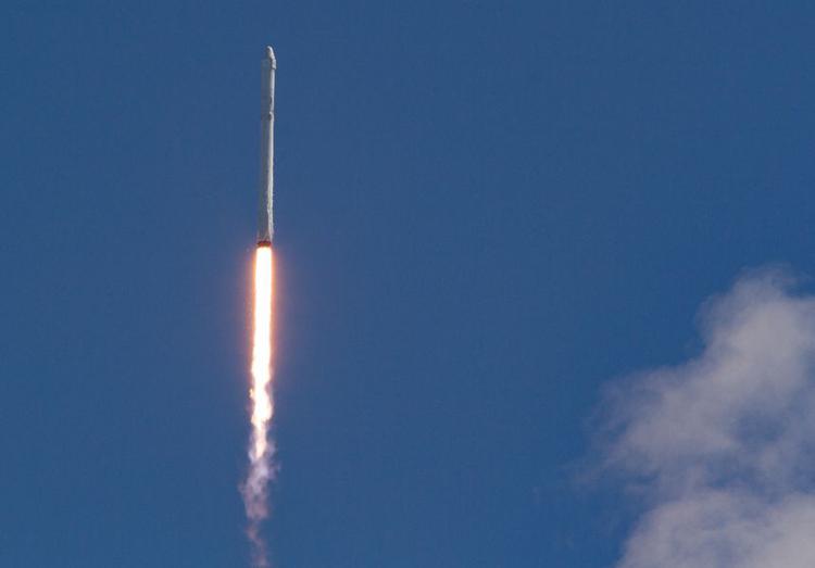 SpaceX взорвала ракету Falcon 9 на испытаниях Dragon Crew