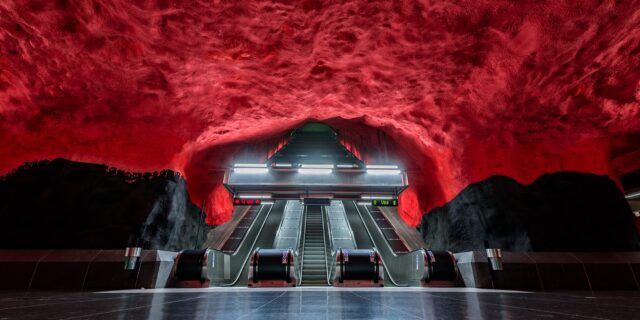 10 самых невероятных станций метро в мире