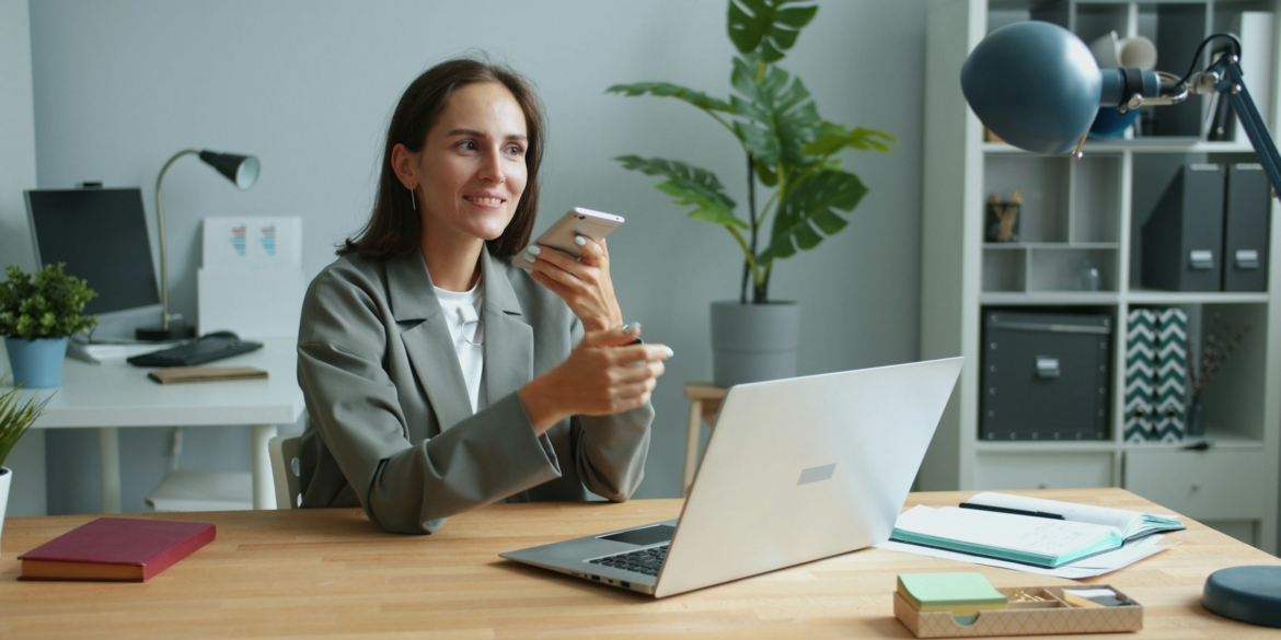 Klaviaturalar o’tmishda qoladi: Alfa avlodi ish joyida ovozli xabarlarga o’tadi